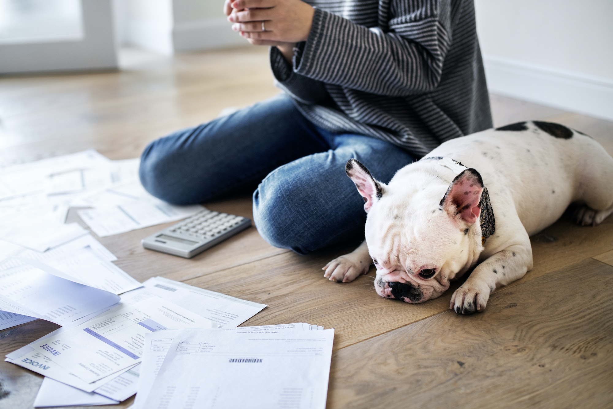 Woman managing the debt